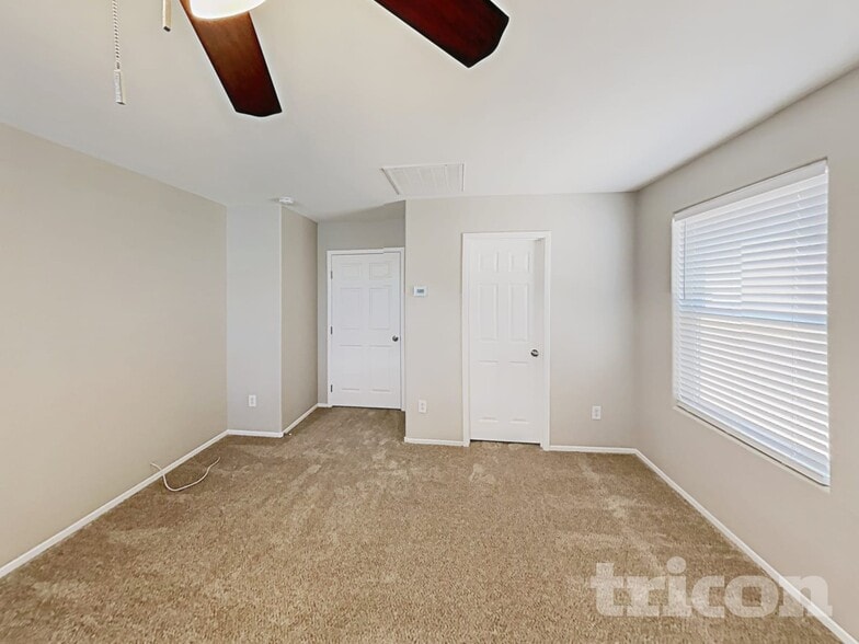 Building Photo - 5686 Diamond Palm Ct