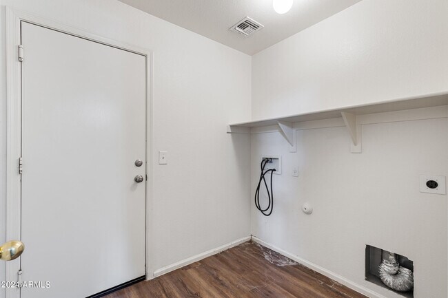 Building Photo - 34994 N Barzona Trail