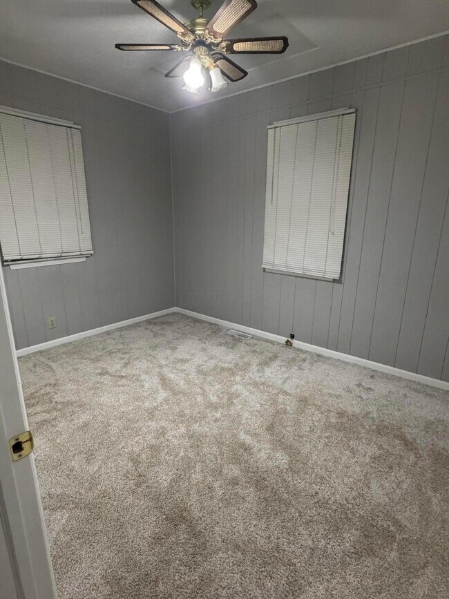 Building Photo - 346 Main St