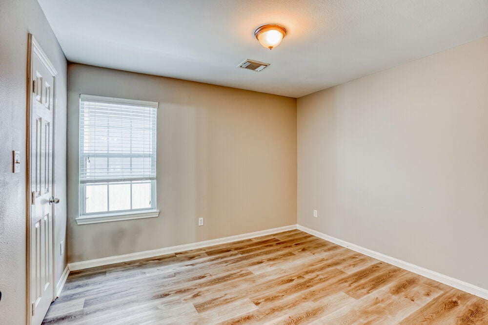 Building Photo - 4955 N Cancun Dr