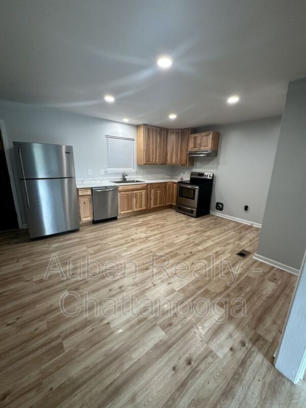 Building Photo - 229 Clift View Drive