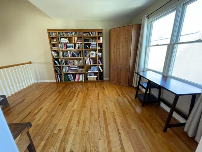 Building Photo - Single Family Home within Lexington City Limits