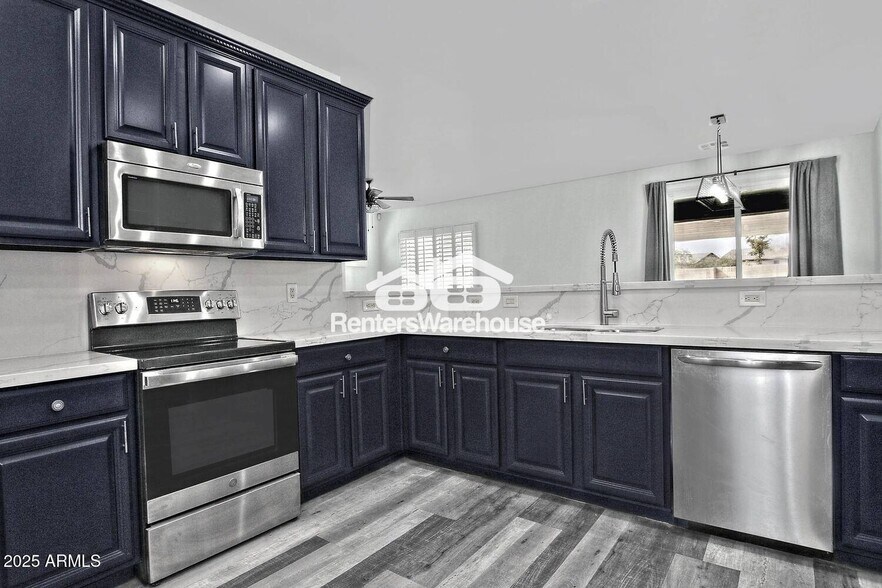Building Photo - 4648 S Emery