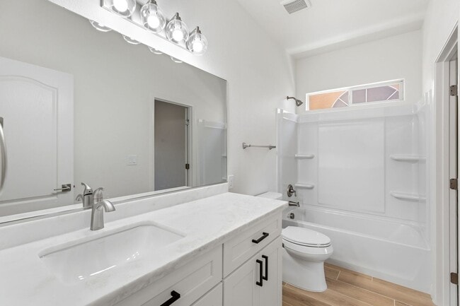 Building Photo - Beautiful Remodeled Single-Story Home W/ Pool in Southern Highlands