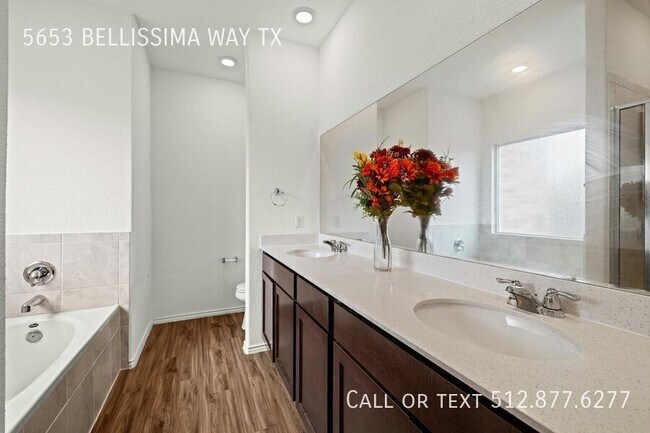 Building Photo - 5653 Bellissima Way
