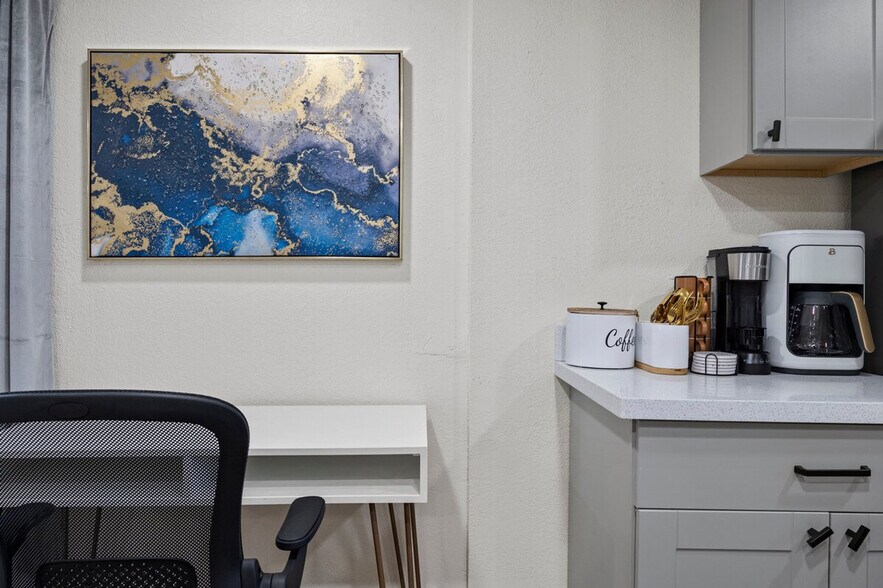 Building Photo - 4009 W Grant St