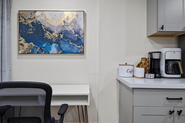 Building Photo - 4009 W Grant St