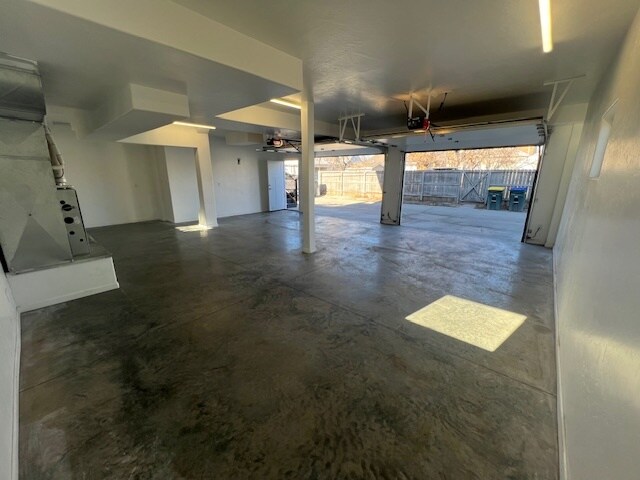 Building Photo - 1336 White Ave