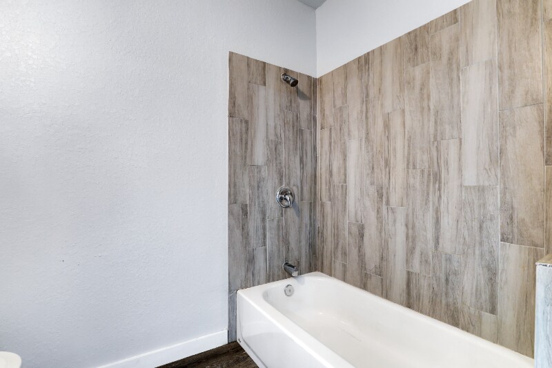 Building Photo - 438 S San Joaquin Ave