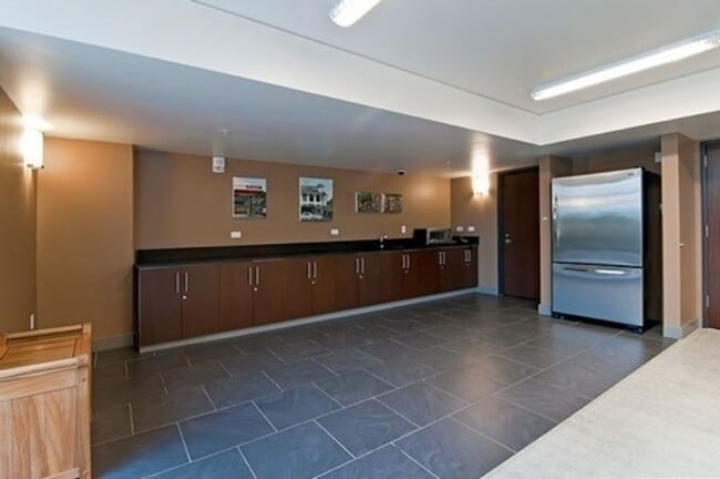 Building Photo - Luxurious Penthouse Living in Downtown Honolulu!