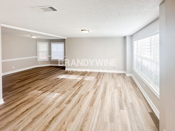 Building Photo - 12339 Lakeside Pkwy