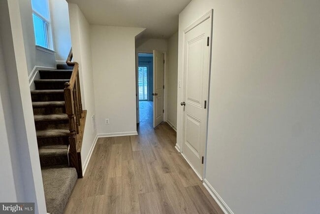 Building Photo - 2537 Westwind Blvd