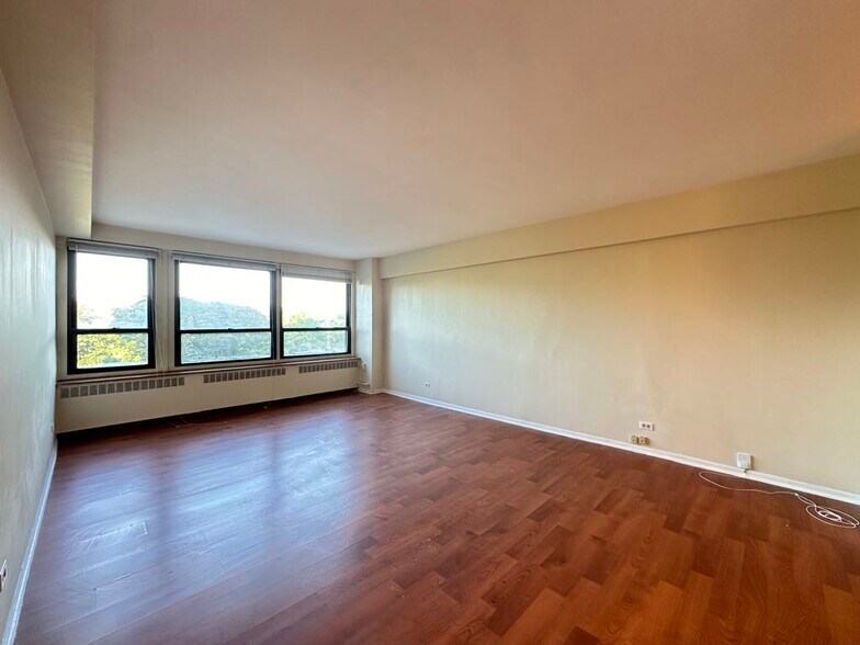 Building Photo - 4180 N Marine Dr