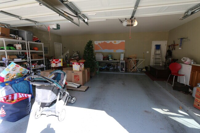 Building Photo - 21010 Wild Springs Dr