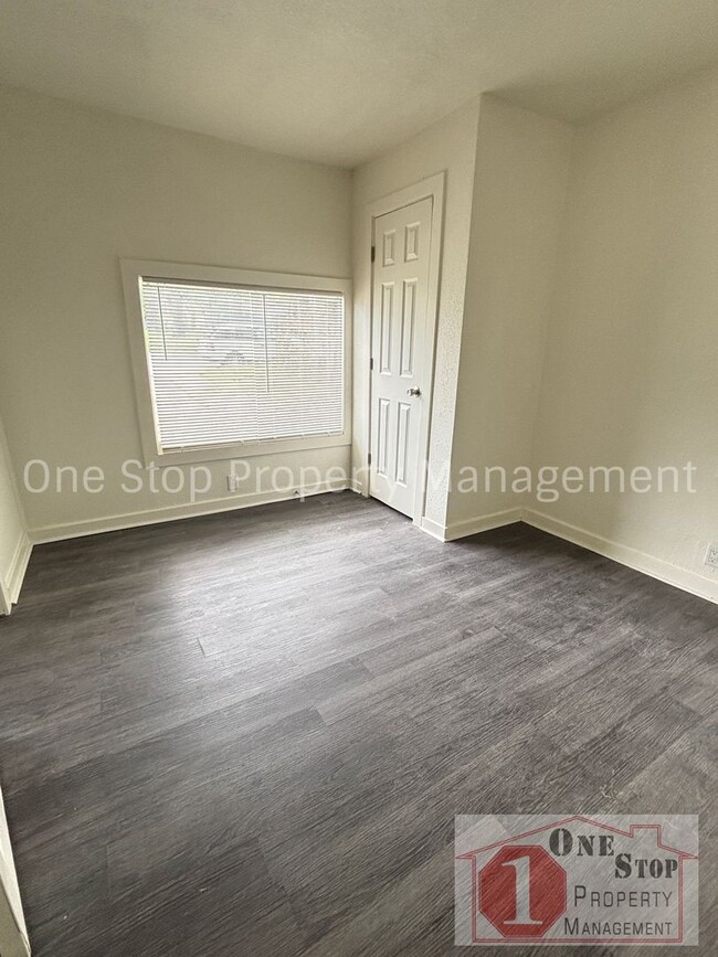 Building Photo - Beautiful 3 Bedroom 1 Bathroom in Kansas City