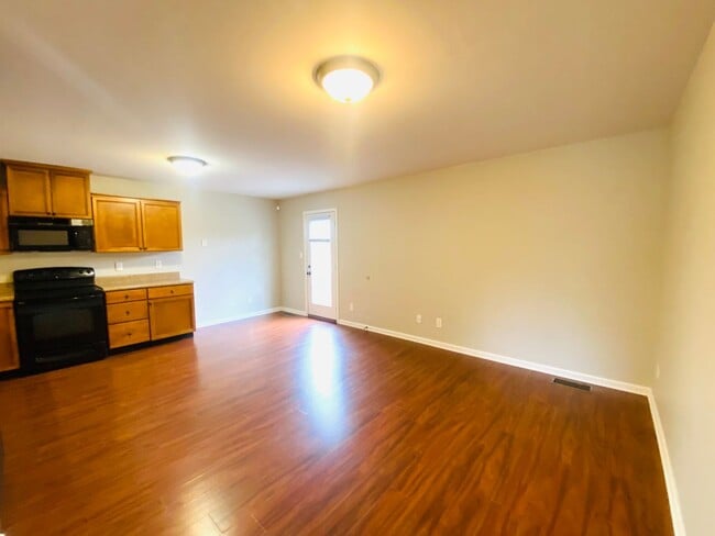 Building Photo - 1728 Thistlewood Dr