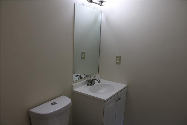 Building Photo - 1233 Sweet Pine Dr