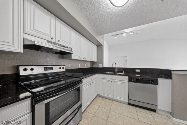 Building Photo - 8290 Ibis Club Dr