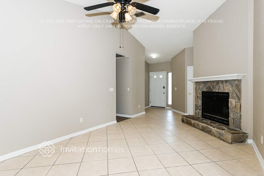 Building Photo - 3862 English Colony Dr N