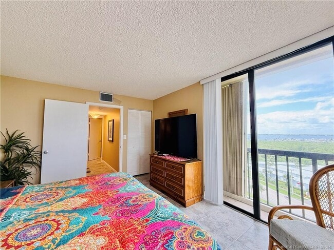 Building Photo - 9500 S Ocean Dr