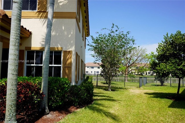 Building Photo - 9701 Blue Isle Bay