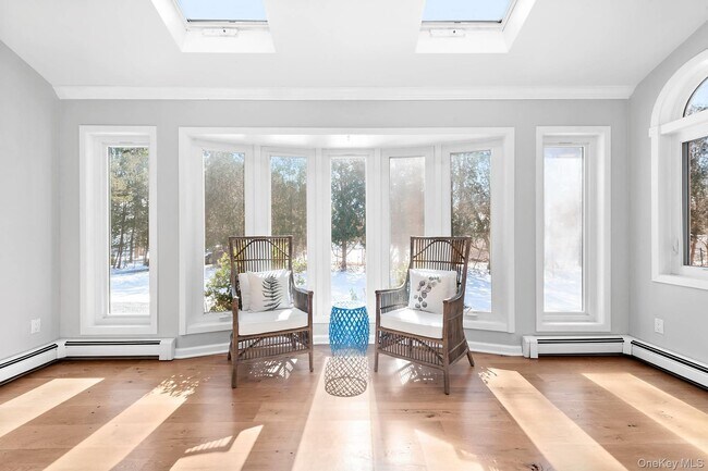 Building Photo - 13 Buttercup Ln