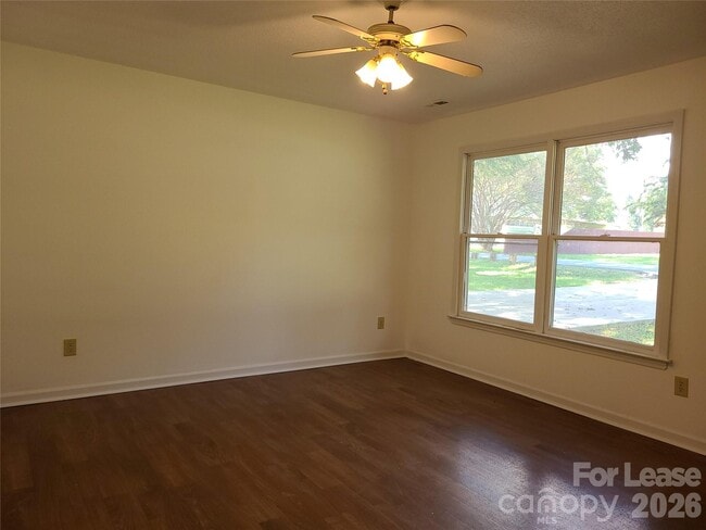 Building Photo - 210 N Cloudman St