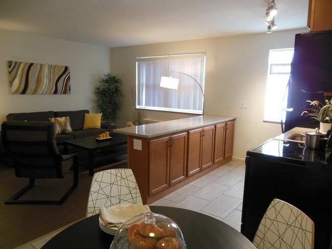 Open space living -1201 Edgecliff - Edgecliff-Nassau