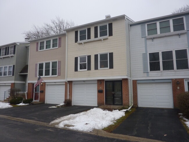 Building Photo - 1919 Finchley Ct