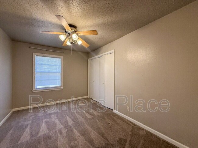 Building Photo - 3840 S Rockford Ave