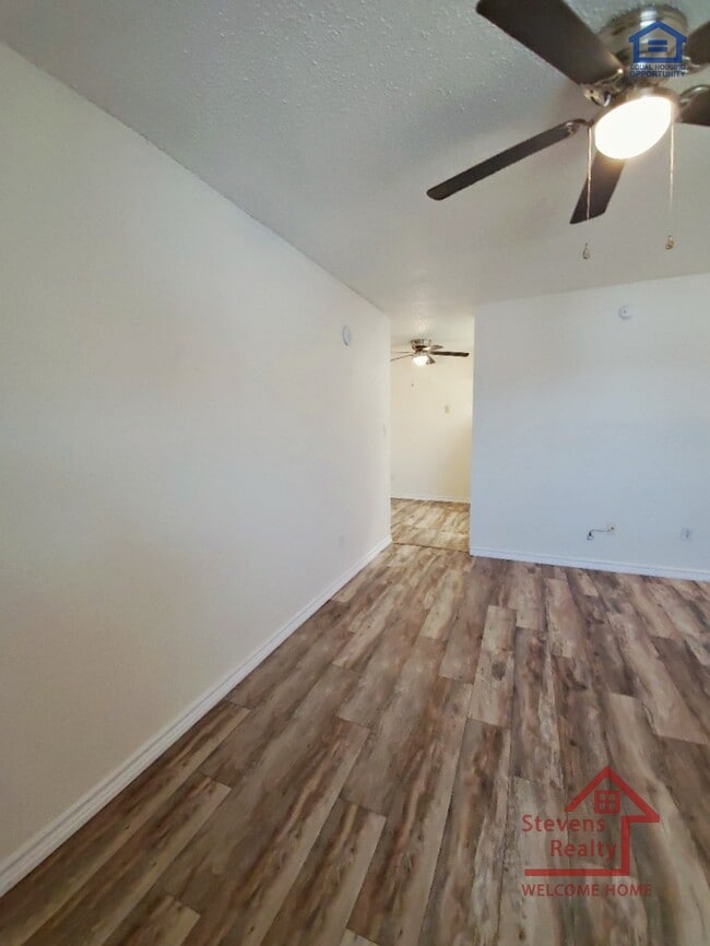 Building Photo - 2110 NW Lindy Ave