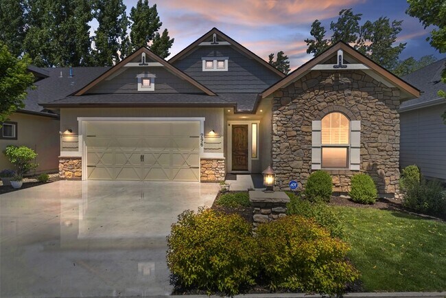 Building Photo - 296 E Grove Creek Ln