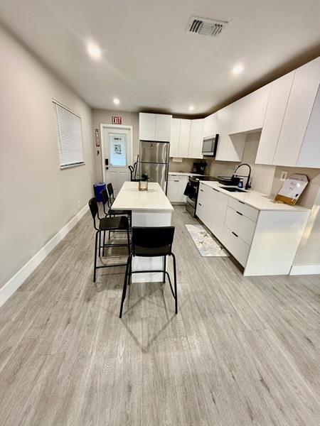 Building Photo - 827 SW 29th St