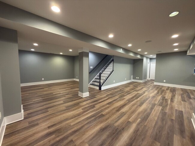 Building Photo - Spacious 4 Bed 3.5 Bath Home in Round Hill VA For Rent!