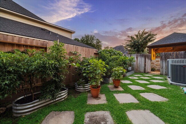 Building Photo - 18063 Crescent Royale Way