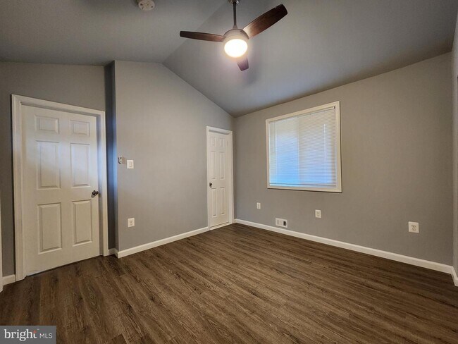 Building Photo - 502 Roberts Dr NW