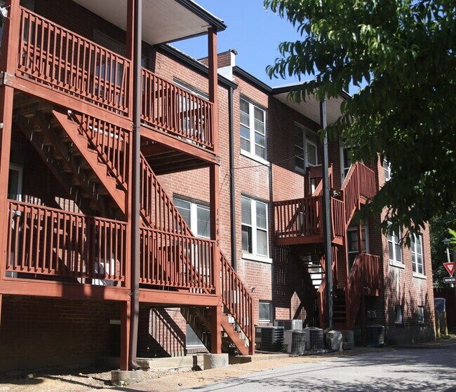 Building Photo - 1240-72 Hawthorne Pl