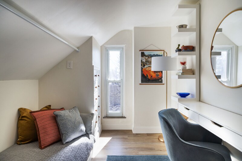 Building Photo - 1027 W 6th Ave