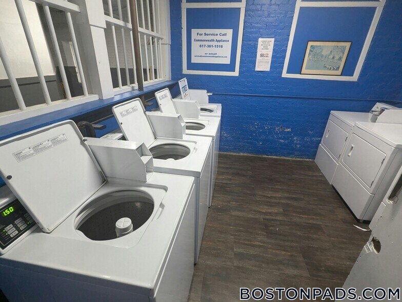 Building Photo - 31 Park Dr