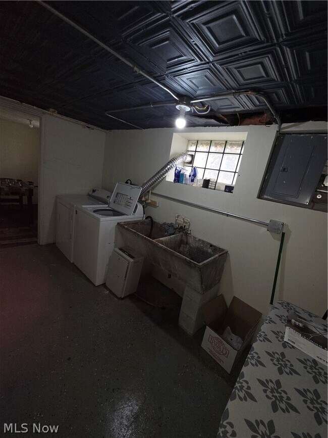 Building Photo - 22031 Miller Ave