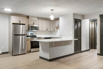 Building Photo - Bayswater Apartments