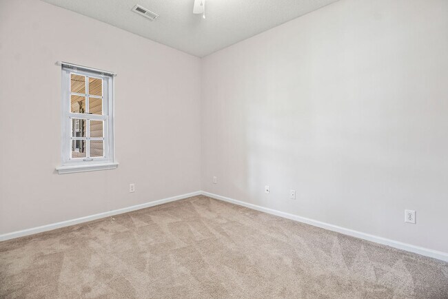 Building Photo - Sweetwater Condo