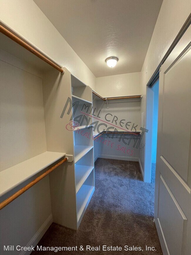 Building Photo - 3 br, 3 bath House - 4444 S. University