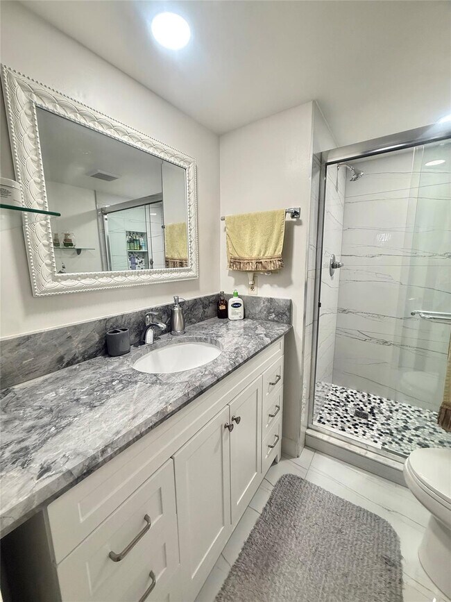 Building Photo - 4640 Lucerne Lakes Blvd W