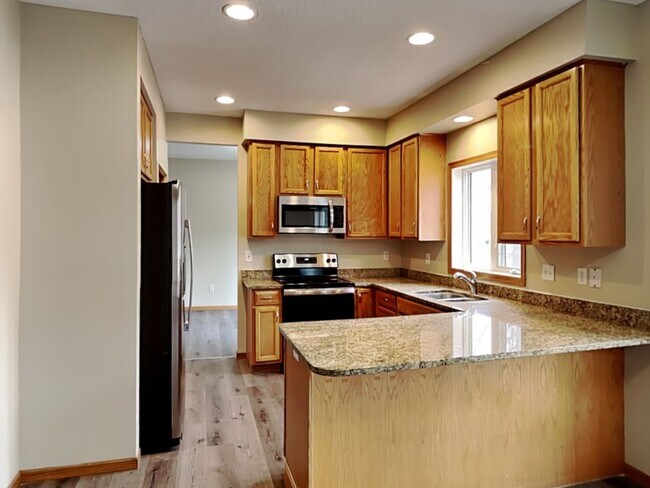 Building Photo - 1933 Mathias Rd