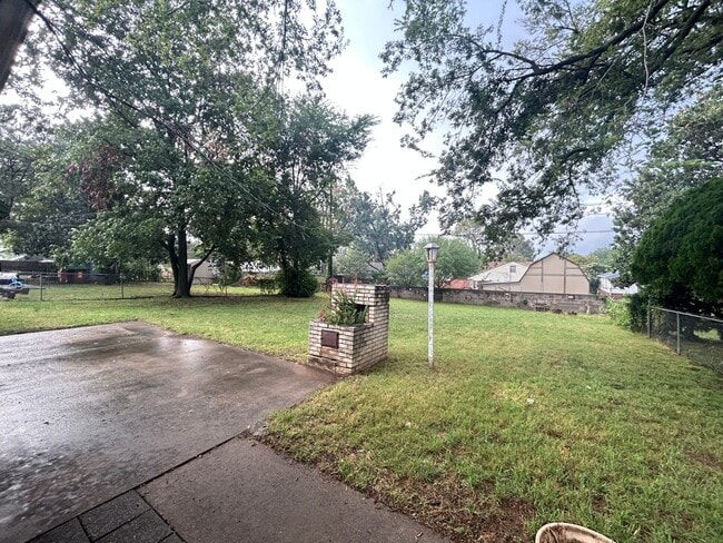 Building Photo - For Lease | Mayo Meadow | 2 Bedroom, 1 Bat...