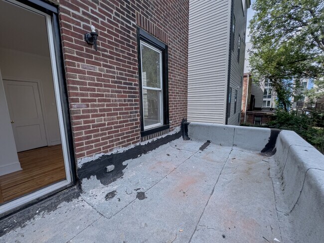 Building Photo - 1223 N Franklin St