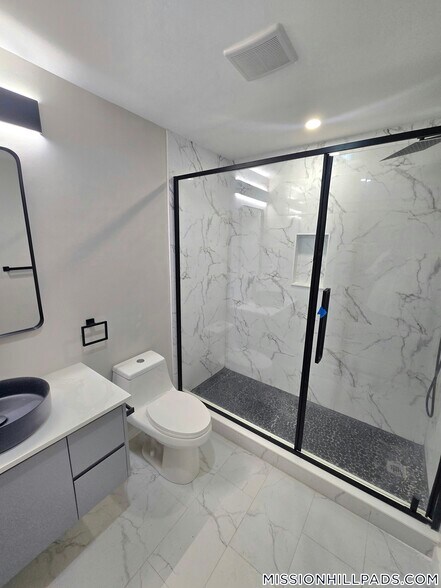 Building Photo - 33 Copeland St