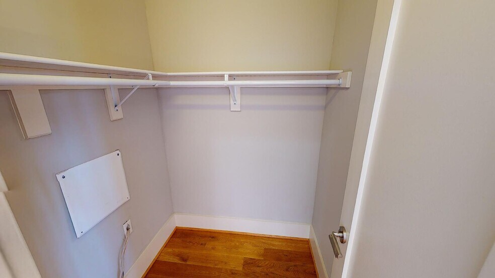 Building Photo - 1159 Oates St NE