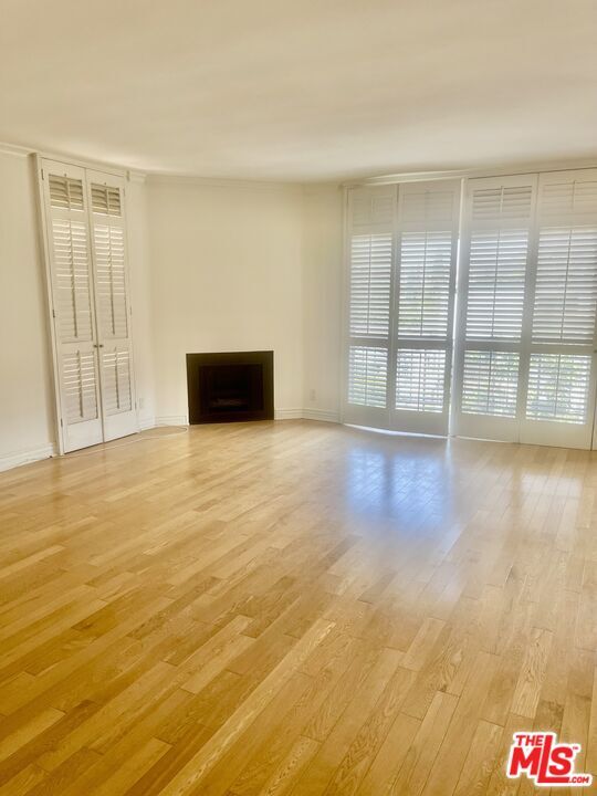 Building Photo - 1097 S Bedford Dr